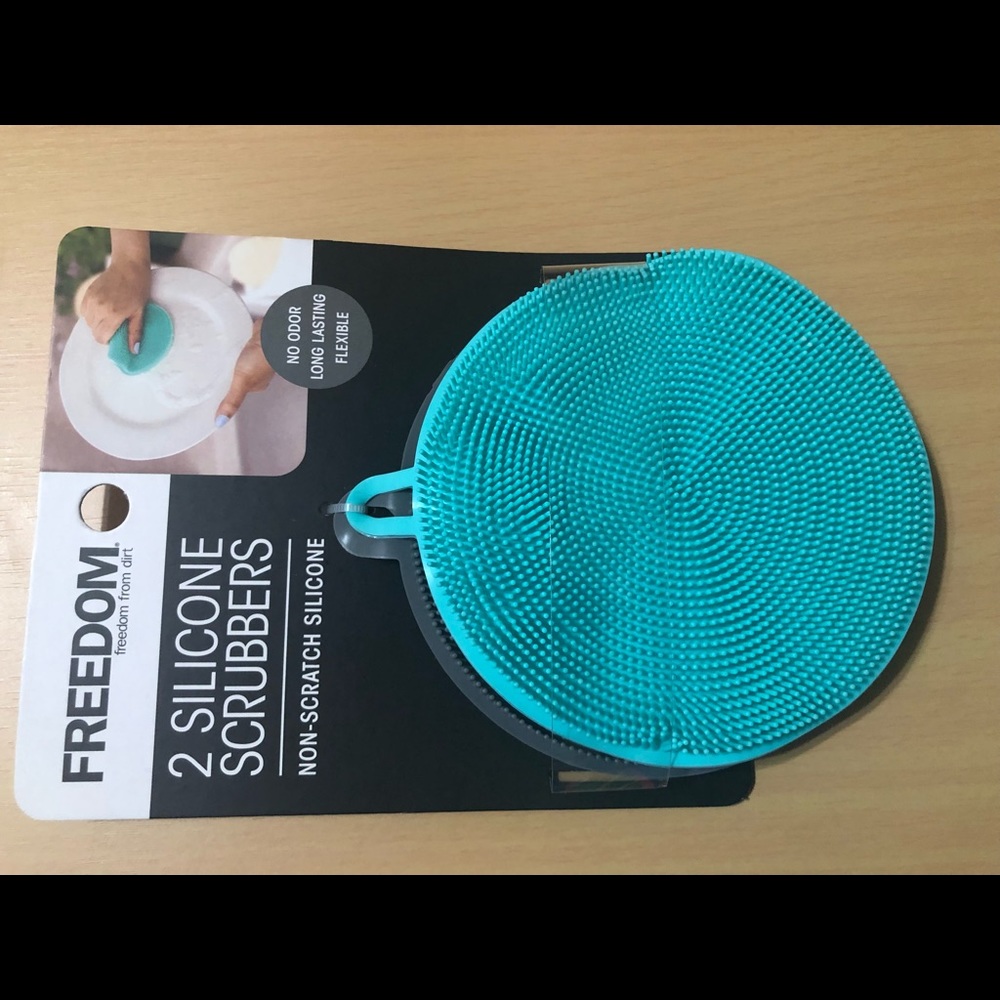 2 Silicone Scrubbers